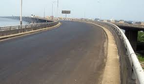 Drunk driver dies in lone crash under Alaka bridge Lagos