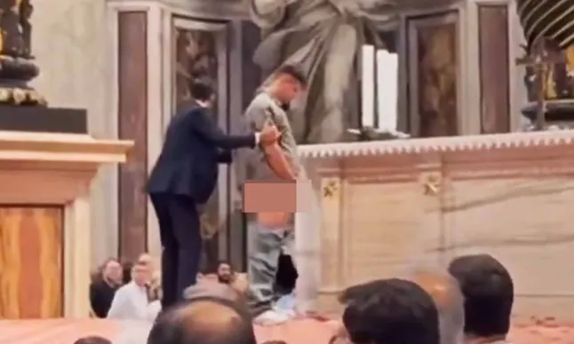 Man urinates on Vatican altar