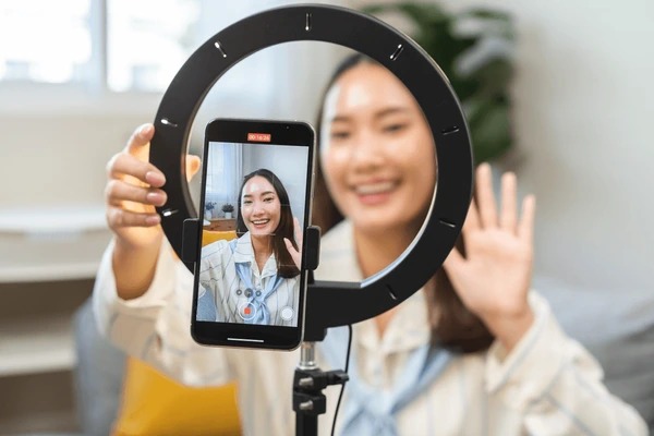 China now requires influencers to hold a degree in the topics they discuss