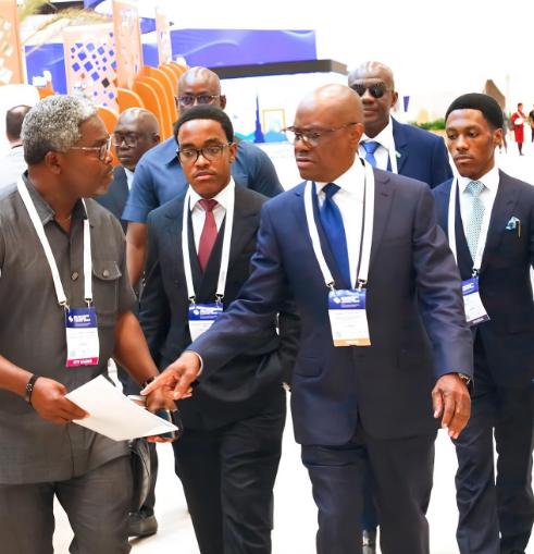 Lere Olayinka defends Nyesom Wike over Dubai trip criticism