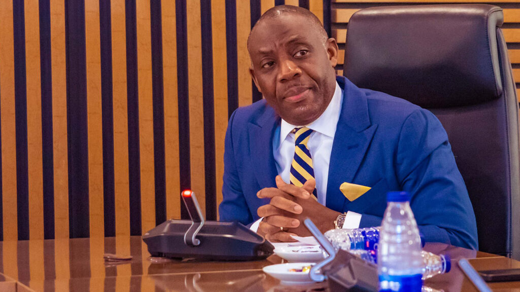 FG cancels mother-tongue instruction