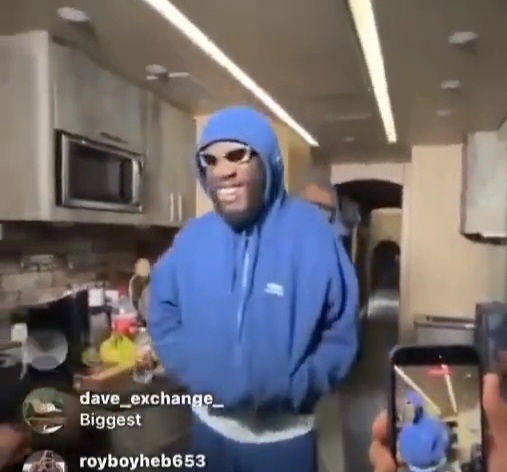 Burna Boy “I tell una be my fans” reaction