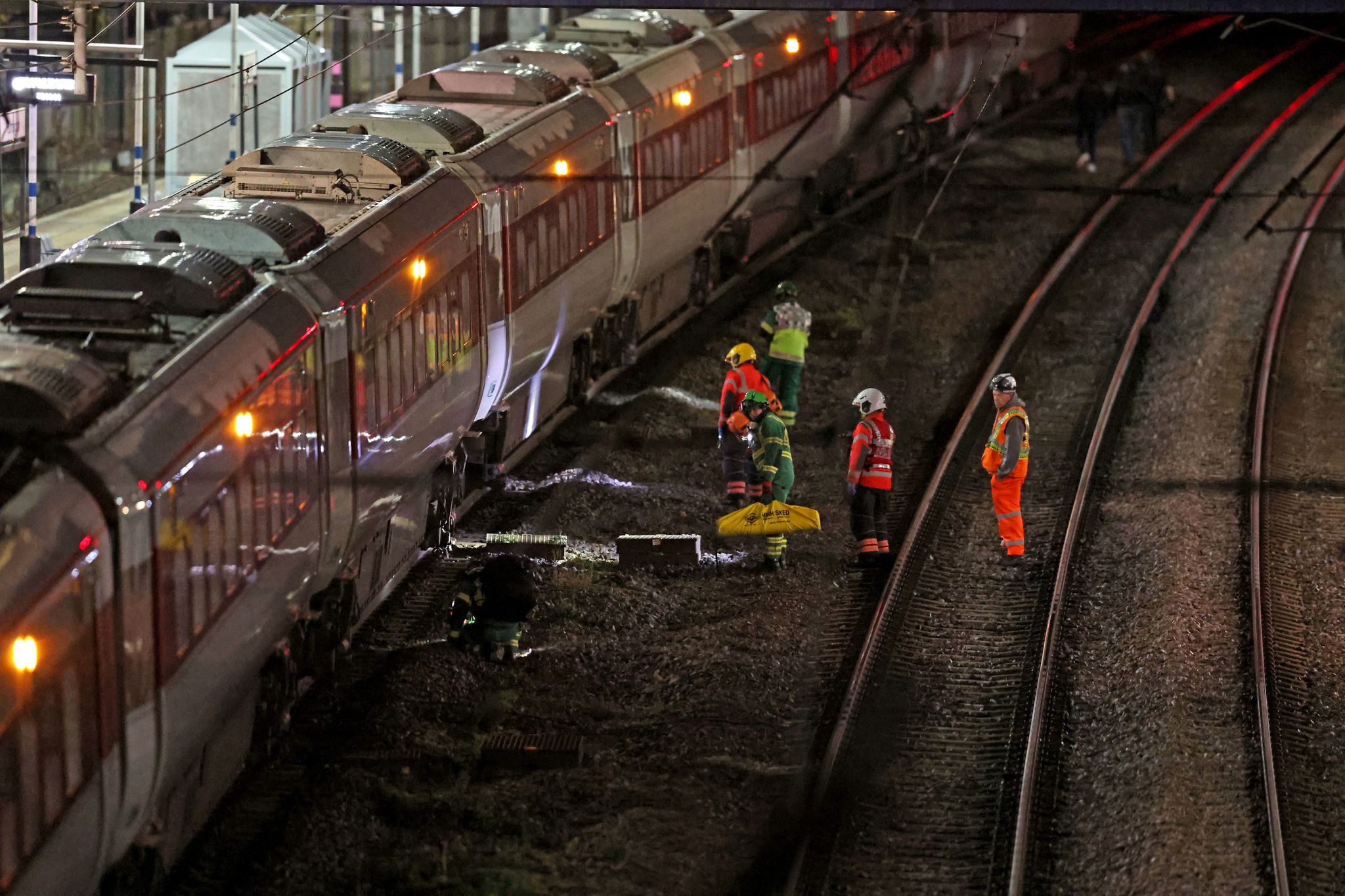 UK train stabb!ng investigation